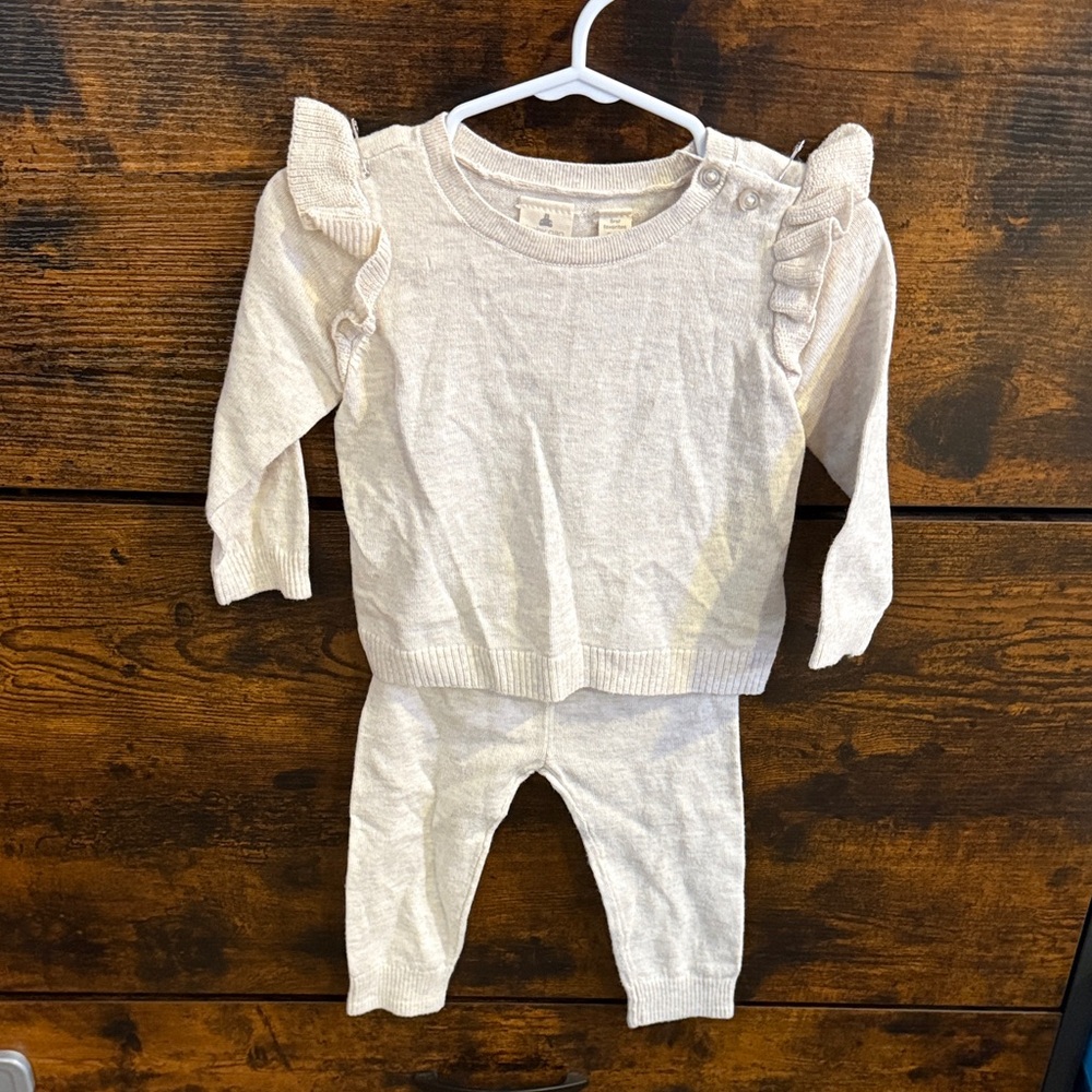 Gap Ruffle Set